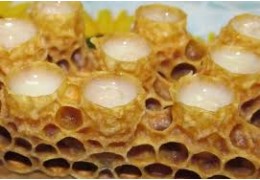 Beneficios de la jalea real: por qué tomarla en ayunas